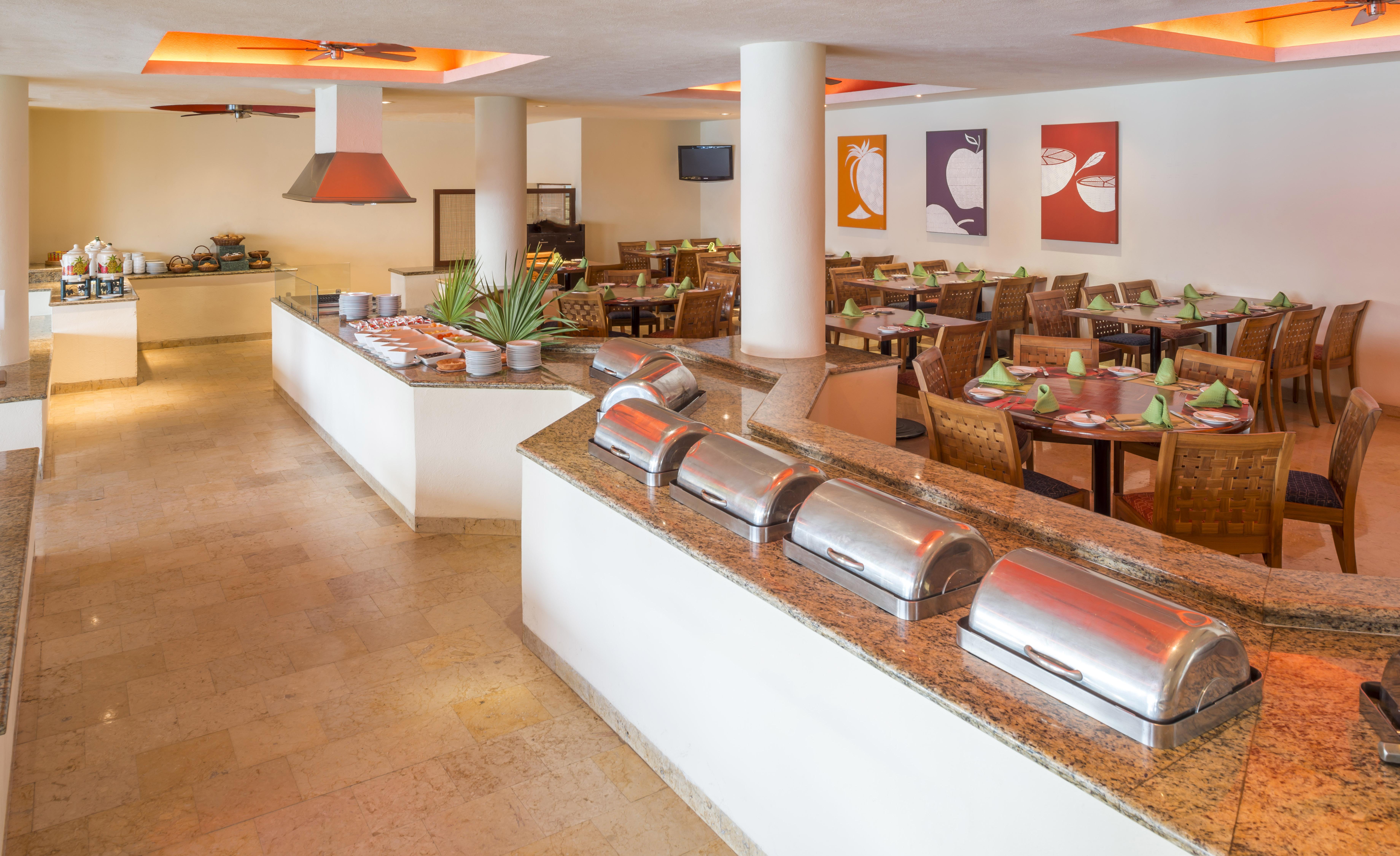Camino Real Acapulco Diamante Exterior foto Buffet at a resort
