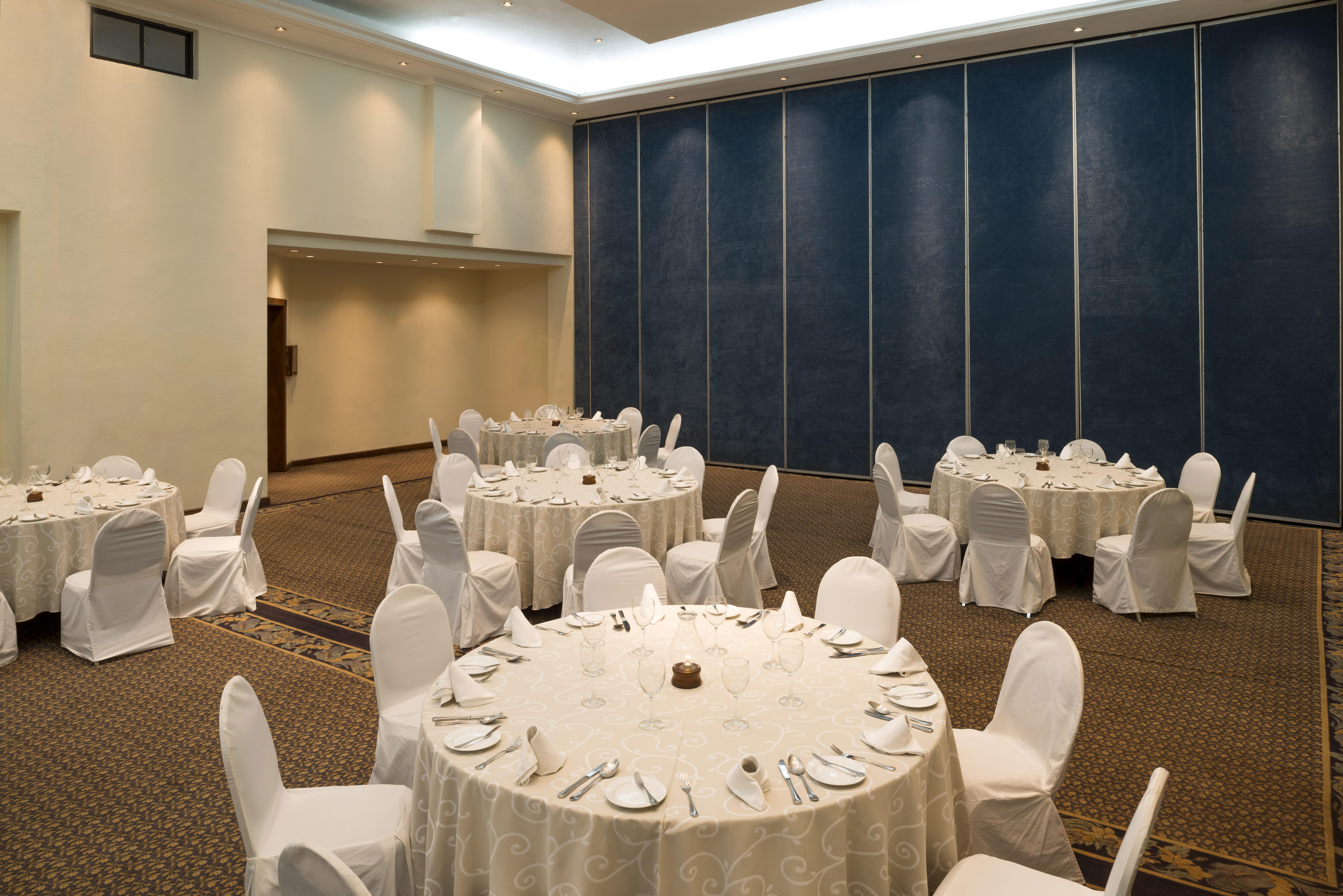 Camino Real Acapulco Diamante Exterior foto A banquet hall