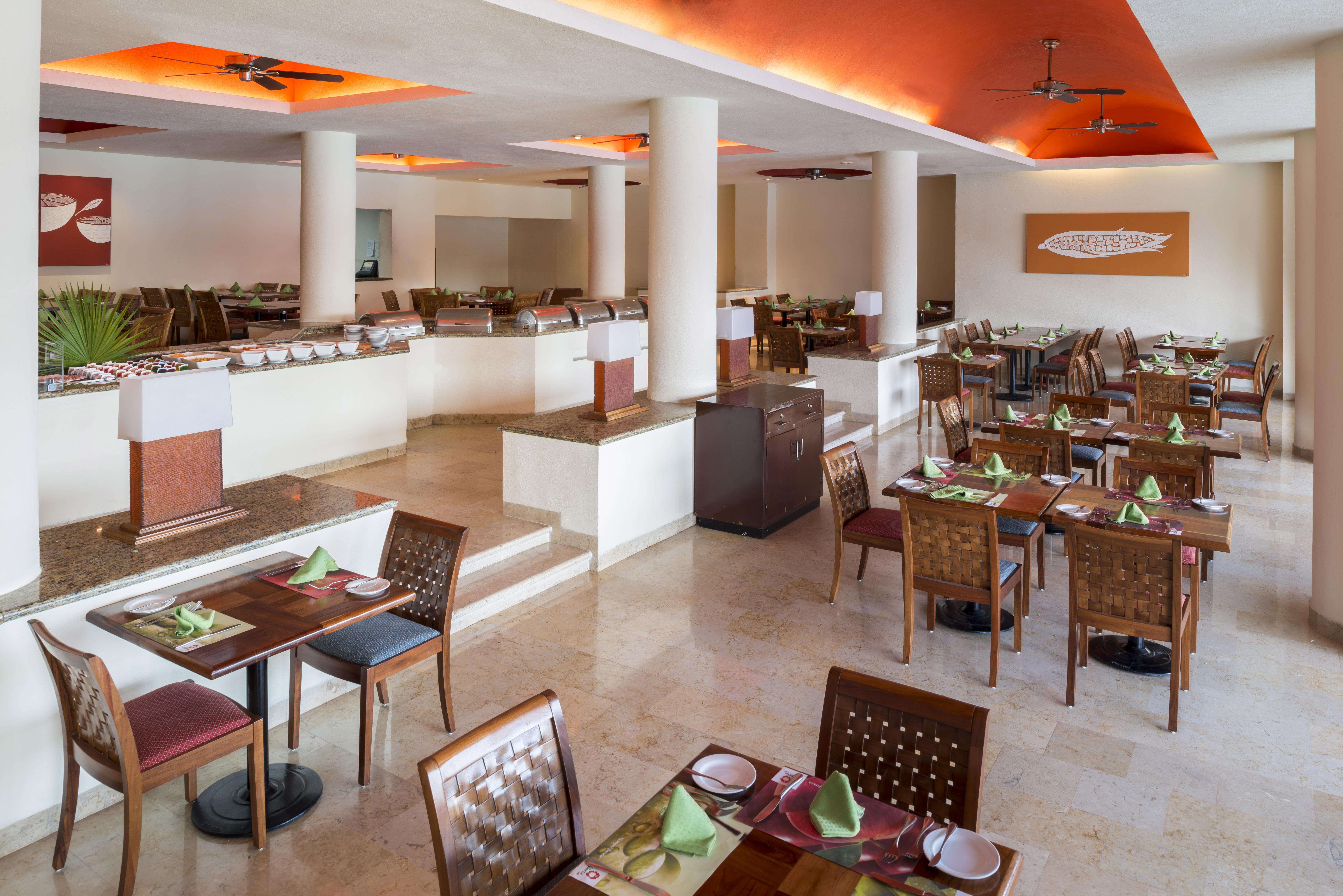Camino Real Acapulco Diamante Exterior foto A buffet at a resort
