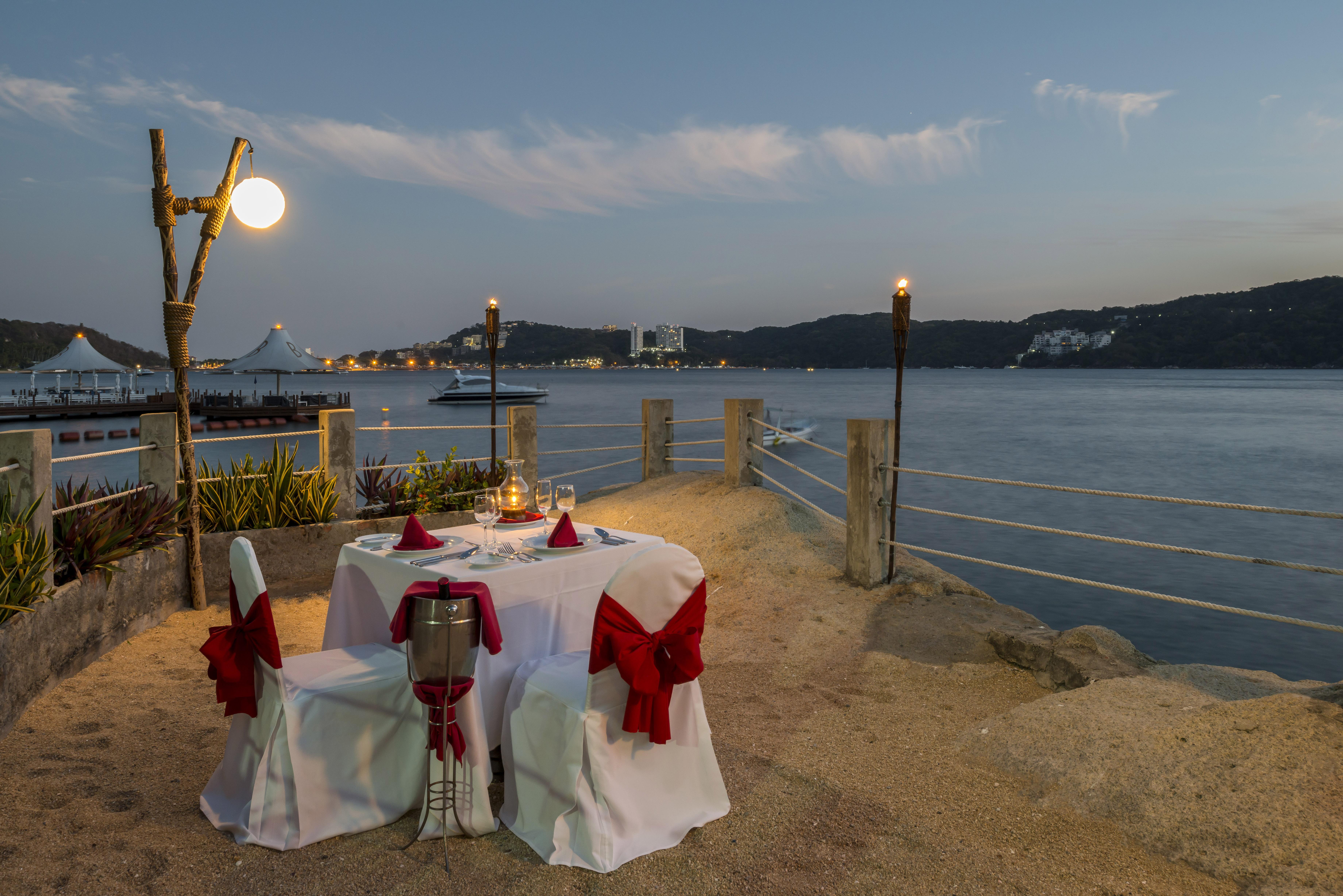 Camino Real Acapulco Diamante Exterior foto A restaurant in Acapulco