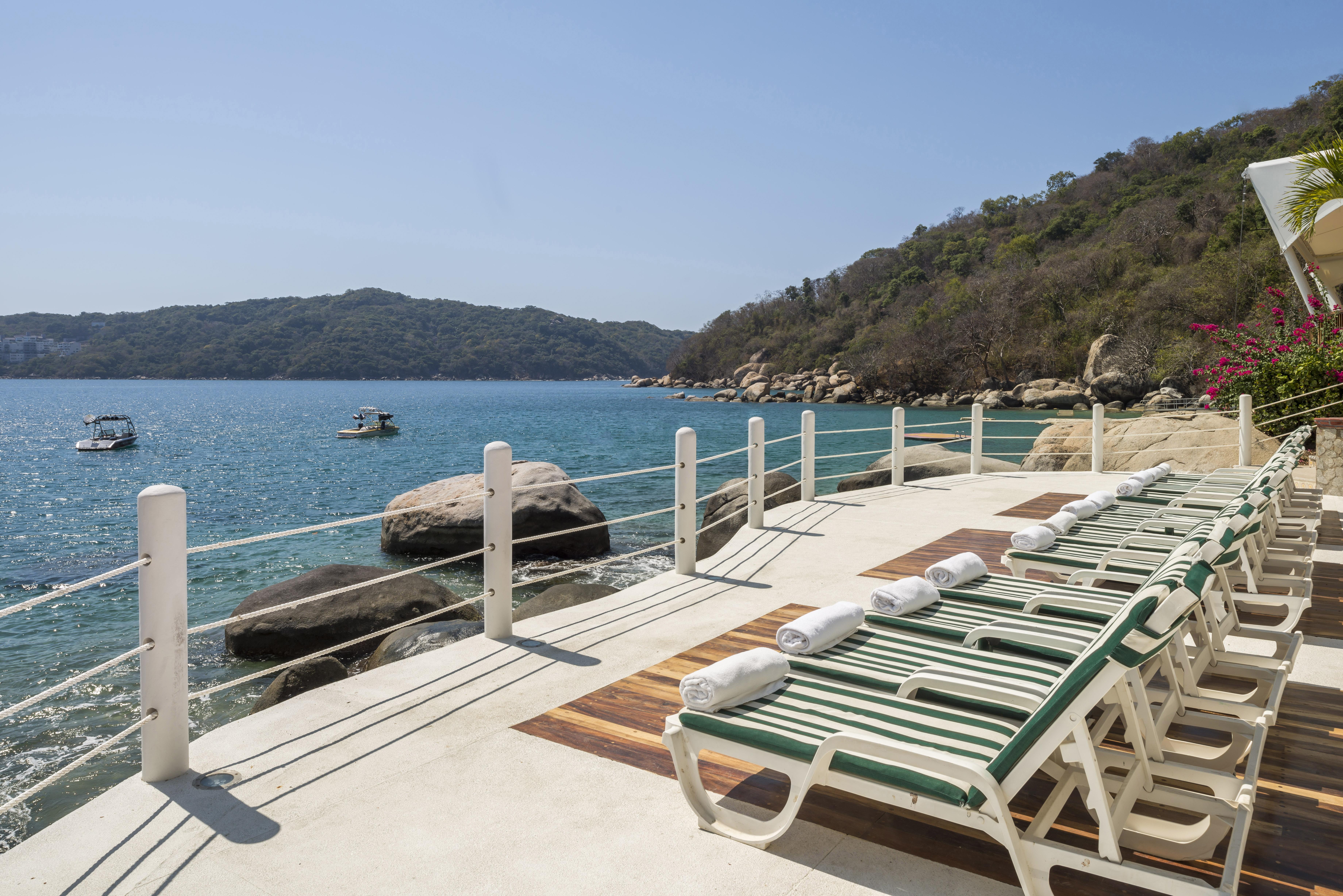 Camino Real Acapulco Diamante Exterior foto View of the beach at the resort