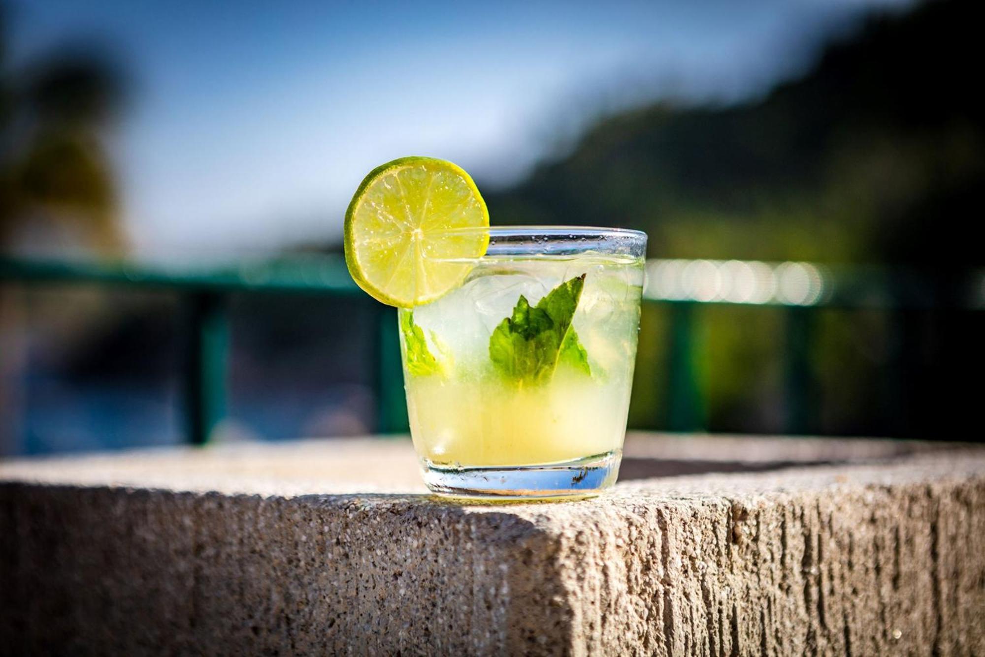 Camino Real Acapulco Diamante Exterior foto A caipirinha
