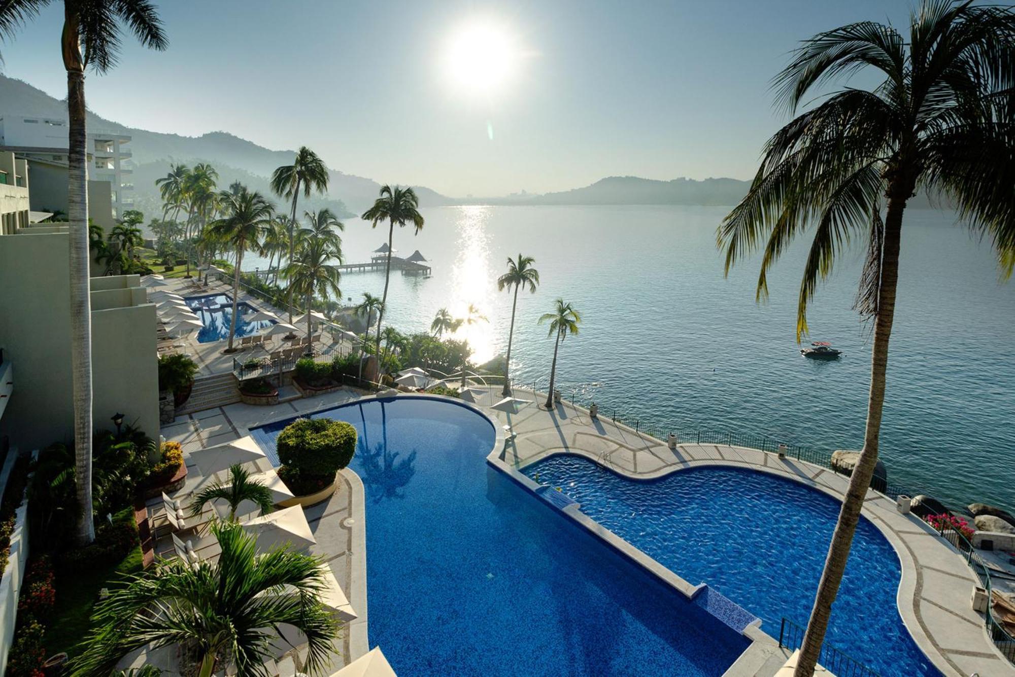 Camino Real Acapulco Diamante Exterior foto The swimming pool at the InterContinental Nha Trang