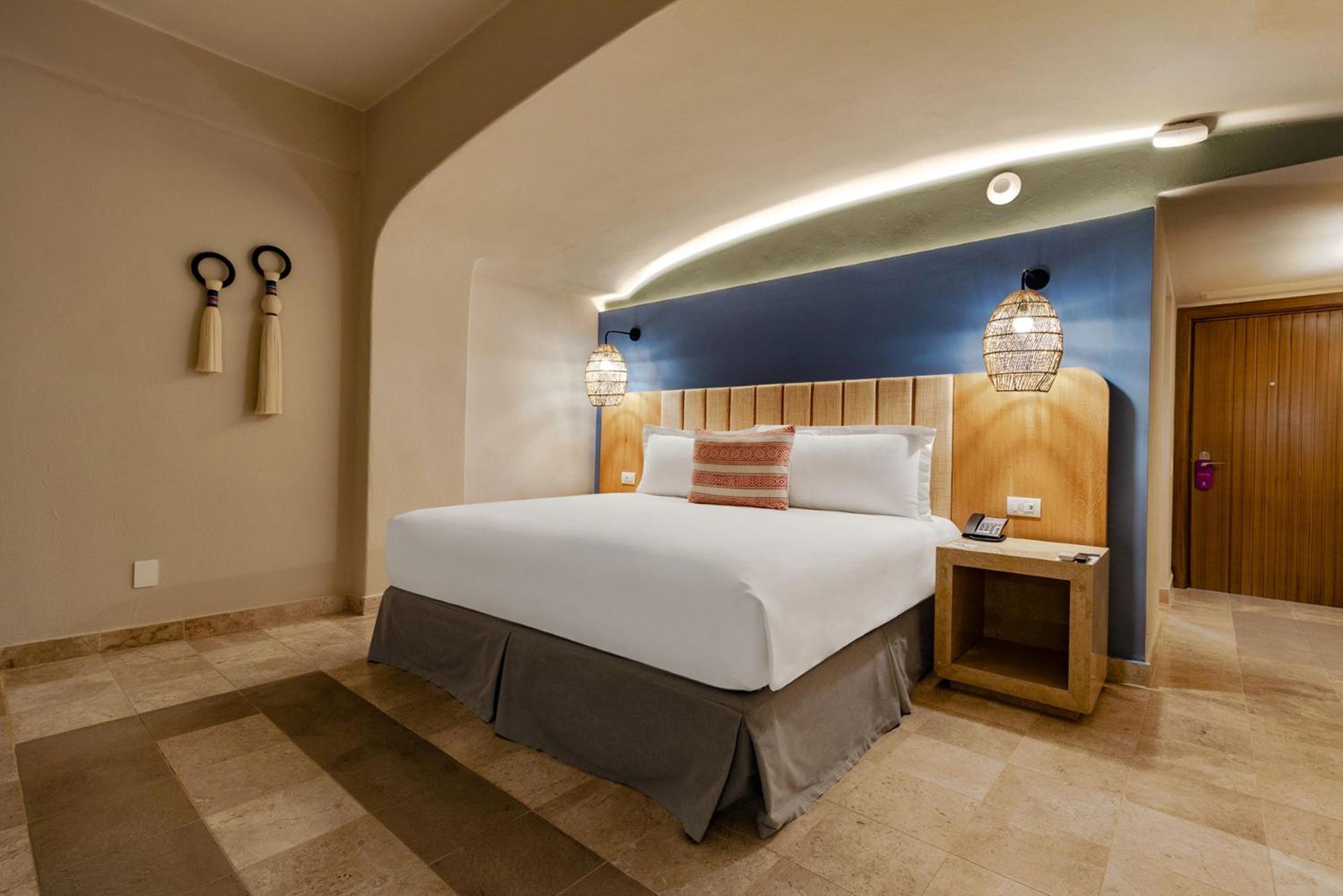 Camino Real Acapulco Diamante Exterior foto A bedroom at the hotel